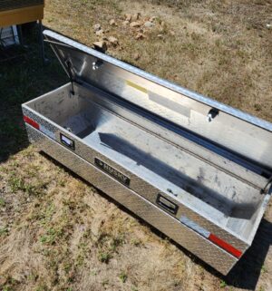 u23- Husky aluminum diamond plate crossover truck tool box - Image 3