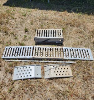 u24- Larin Foldable Loading Ramps