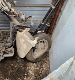 u44- 1984 Yamaha Motorcycle Frame. Sold as Parts Only - Image 5