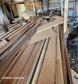 u66- metal pipes, various iron/metal on rack. Some are 16ft long - Image 6