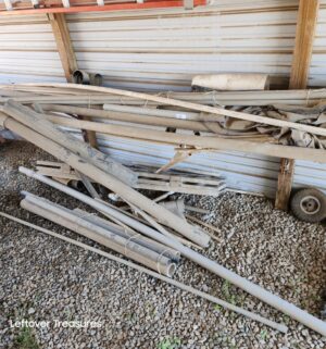 u92- pipes on rack and floor