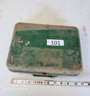 u101- vintage tackle box w/ lead weights - Image 3