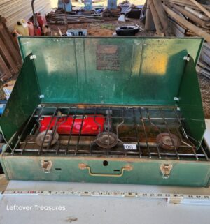 u108- vintage coleman camping stove 426D
