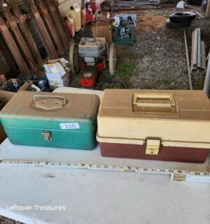 u110- vintage tackle boxes