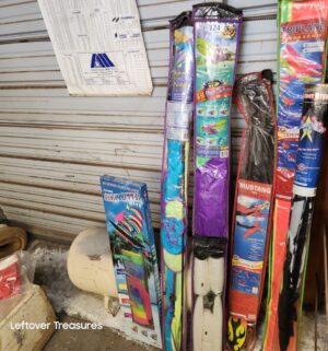u124- Collection of Kites