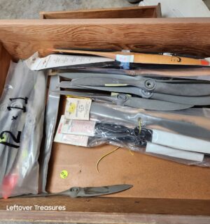 u218- large collection of vintage wooden and composite propellers for remote-controlled model airplanes - Image 4