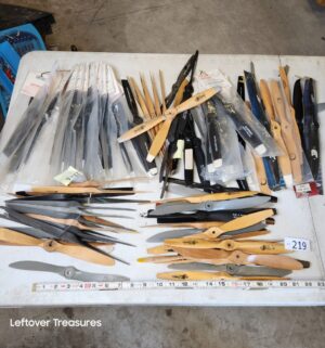 u219- large collection of vintage wooden and composite propellers for remote-controlled model airplanes