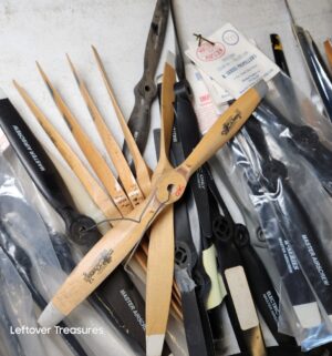 u219- large collection of vintage wooden and composite propellers for remote-controlled model airplanes - Image 3