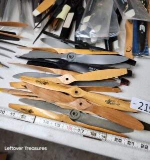 u219- large collection of vintage wooden and composite propellers for remote-controlled model airplanes - Image 5