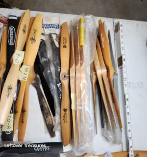 u220- large collection of vintage wooden and composite propellers for remote-controlled model airplanes - Image 3