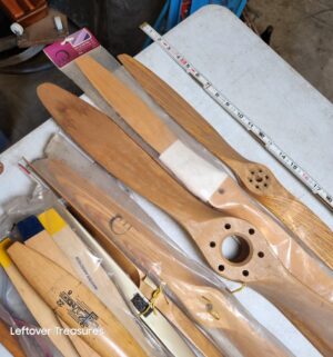 u221- wooden propellers are used for radio-controlled (RC) model aircraft - Image 3