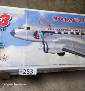 u253- Top Flite Douglas DC-3 1/14 scale remote control airplane kit - Image 3