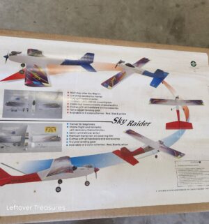 u257- World Models Sky Raider trainer airplane - Image 3