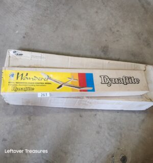 u263- Dynaflite Wanderer radio control model airplane kit