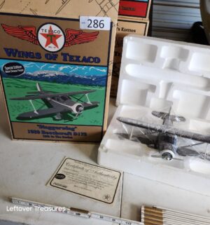 u286- Wings of Texaco 1939 Beechcraft D17S Staggerwing