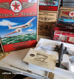 u287- Wings of Texaco Douglas DC-3C Gooney Bird Airplane