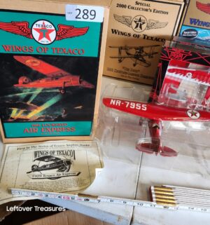 u289- Ertl Wings of Texaco die-cast 1929 Lockheed Air Express model plane bank