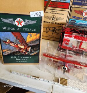 u290- 1995 Ertl Wings of Texaco 1931 Stearman Biplane die-cast metal bank