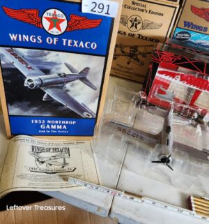u291- 1994 Ertl die-cast metal Wings of Texaco 1932 Northrop Gamma coin bank