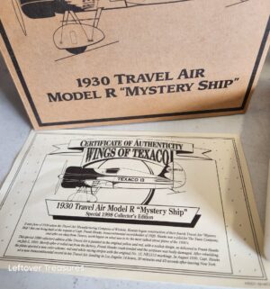 u293- 1998 Wings of Texaco Special Collectors Edition diecast metal coin bank featuring the 1930 Travel Air Model R Mystery Ship - Image 3