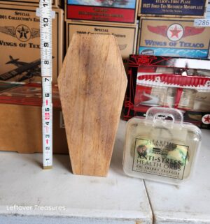 u297- sm wooden coffin, health orbs