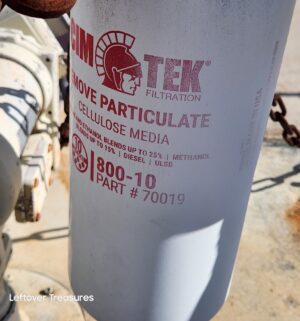 u300- large fuel transfer tank. Hose is cracked. Condition is unknown - Image 6