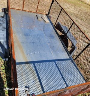 u302- (See Video) Trailer. Ready to Use. Steel Floor. Cargo Size. 57in Wide. 113in Long. 30in Sides. 5x8. Sold with Title - Image 4