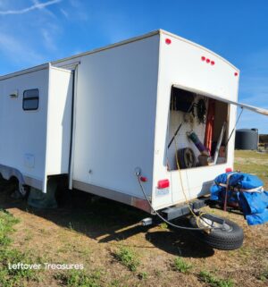 u303- (See Video) 2004 RVSIN 28 Foot Travel Trailer. 28RBXS w/ slide out. Last used in 2024. Currently Registered until Sept 2026. Sold with generator and all accessories and contents. - Image 4