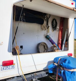 u303- (See Video) 2004 RVSIN 28 Foot Travel Trailer. 28RBXS w/ slide out. Last used in 2024. Currently Registered until Sept 2026. Sold with generator and all accessories and contents. - Image 5