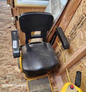 v11- yellow CTM Shoprider portable mobility scooter. Does not run. No charger found - Image 3