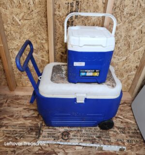 v13- Igloo Coolers. Needs moderate surface cleaning