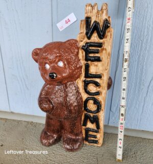 v44- vintage ceramic bear welcome sign