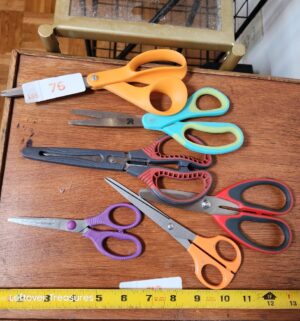v76- craft scissors