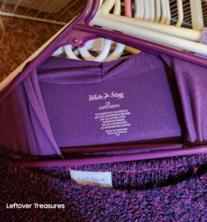 v95- (See Video) Closet of womens clothing, shoes, purses. Very Good Condition - Image 8