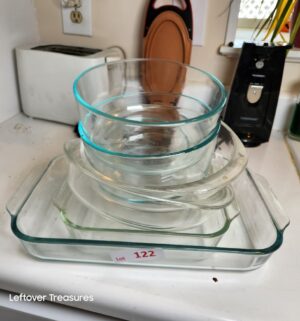 v122- glass bakeware