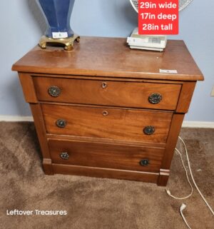 w6- antique American Empire-style small chest of drawers