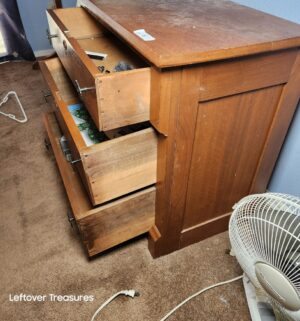 w6- antique American Empire-style small chest of drawers - Image 3