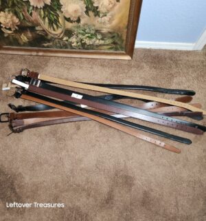 w7- Mens Belts, Dockers, Dickies, others. For US 34-36 waist