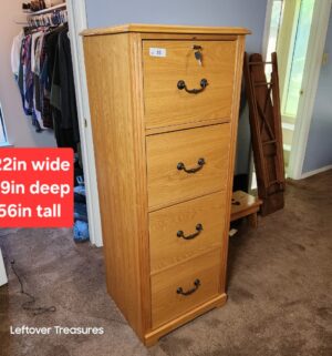 w15- File Cabinet w/ locking top drawer w/ key