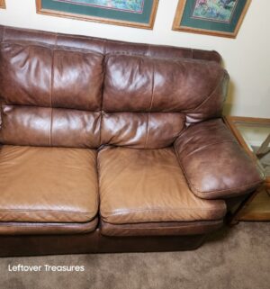 w52- Faded cushion sofa w/ pull out couch - Image 4