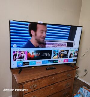 w56- Samsung 55 inch Smart Tv w/ remote