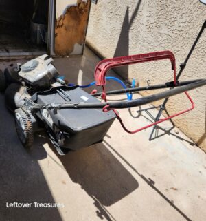 w72- Non working lawn mower. Parts only - Image 3