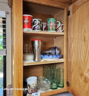 w79- contents of the kitchen cabinets