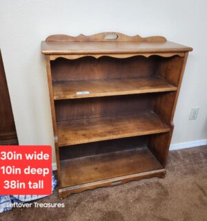 w82- Colonial Style Vintage Maple Bookcase