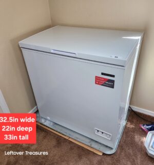 w88- Frigidaire Freezer Chest. Tested/works