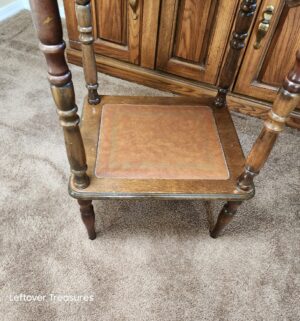 w92- antique Regency style wooden side table w/ leather top - Image 3