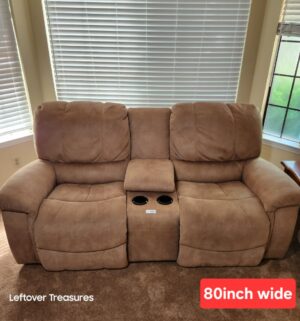 w100- La Z Boy Reclining Loveseat w/ storage, cup holders. Great shape