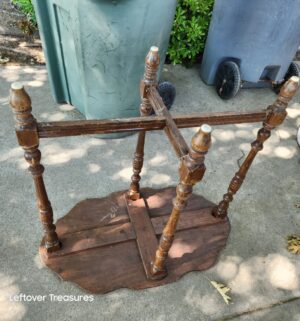 w112- vintage walnut Edwardian style side table - Image 3