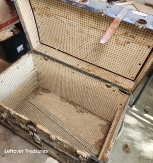 w140- Antique Steamer Trunk - Image 4