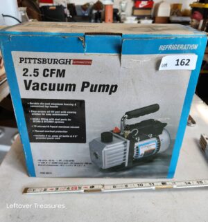w162- Pittsburgh 2.5 CFM Vacuum Pump